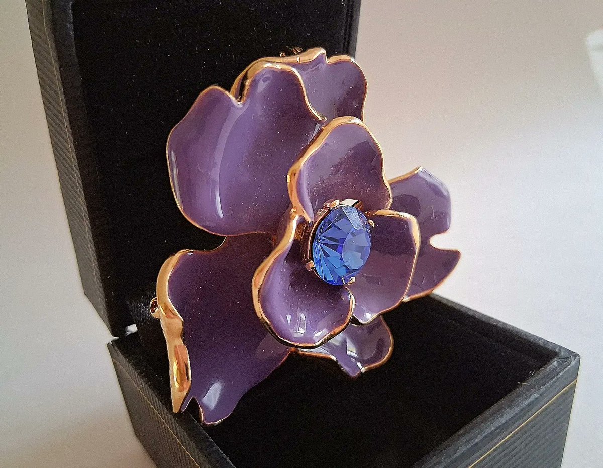 renaissancefai's tweet image. Vintage KENNETH JAY LANE Purple Enamel Flower Brooch/Pendant, Blue Rhinestone Center
etsy.com/listing/446145…?
#vintage #brooch #pendant #designer #signed #KennethJayLane #KJL #purple #enamel #flower #Dogwood #blueRhinestone #goldtrim #collectible