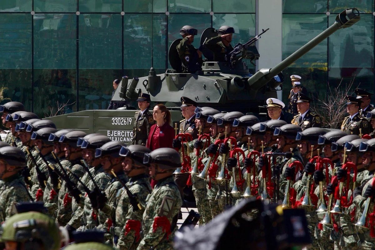 Cada que cae un capo como #ElMencho, pierden la vida muchos integrantes de la <a href="/GN_MEXICO_/">Guardia Nacional</a> <a href="/Defensamx1/">@Defensamx</a> <a href="/SEMAR_mx/">SEMAR México</a>

A los fachos no les importa, porque no les sirve para golpear políticamente. 

Hoy quiero agradecer con el corazón a nuestras #FuerzasArmadas ❤️