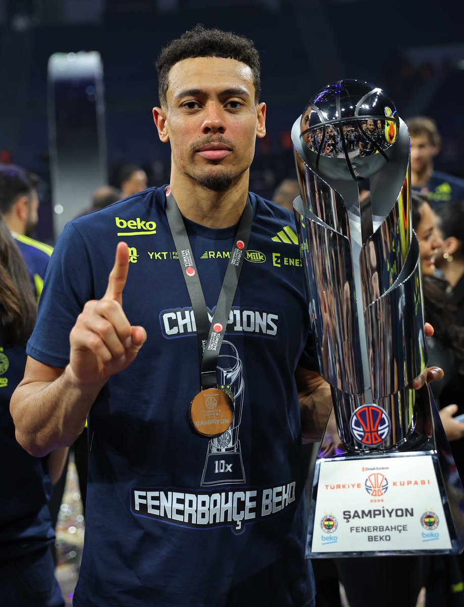 F.E.A.R 🏆
<a href="/The_Fourth_Wade/">IV</a> 

#YellowLegacy