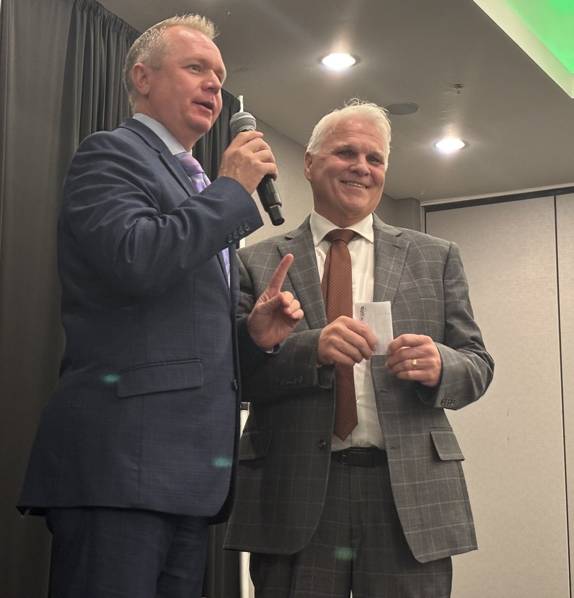 bryanhouston's tweet photo. Texas High Coach Gerry Stanford inducts “The Helmet Guy” Rokky Millikan into the East Texas Coaches Association Hall of Honor. Rokky is a longtime rep for the Riddell Sports Group. #ETCA @NeptuneGameTime https://t.co/XdRrq318Bu