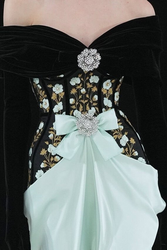 LaModeUnknown's tweet image. That look of ✨️Richard Quinn✨️ Fall/Winter 2026.🪡