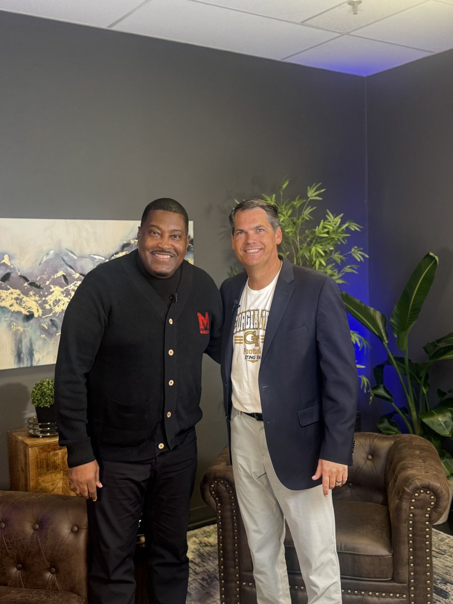 GeoffDuncanGA's tweet image. Thank you Pastor @edeweysmith and @HOHATL for allowing me to join for worship this morning. 

It was college day so of course I had to rep Georgia Tech! #gojackets