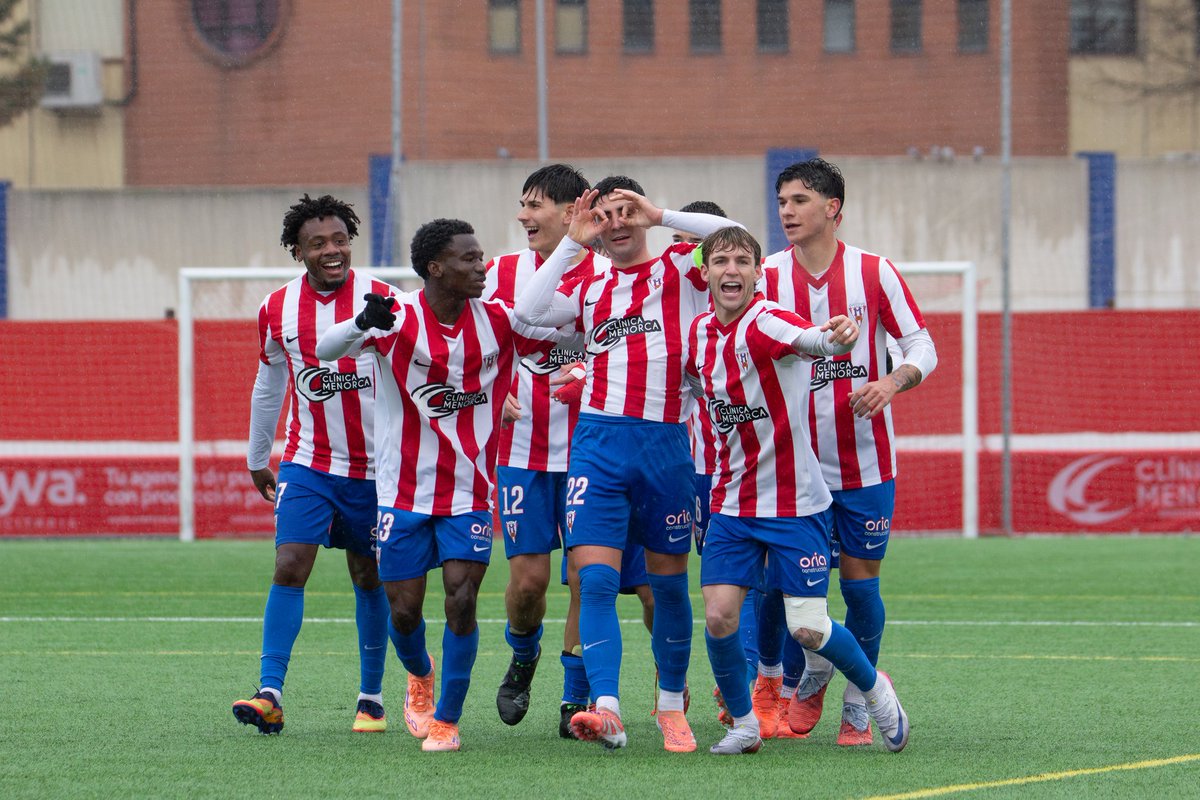 👀Que  bonito y que impredecible es este deporte... los daban por muertos, equipo descapitalizado...

El Moscardó de "los niños" sigue sorprendiendo. Hoy media 22 años. 

Iniciaron el 2026 a 9 ptos de la salvación. 

Nueva victoria ➡️ play out a solo 3 ptos. Contando solo las 8