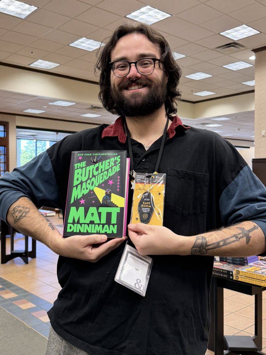 BNSummit's tweet photo. Here’s what our booksellers have been reading this weekend! Stop in and find your next great read 📖 https://t.co/bVFf3zFbtB