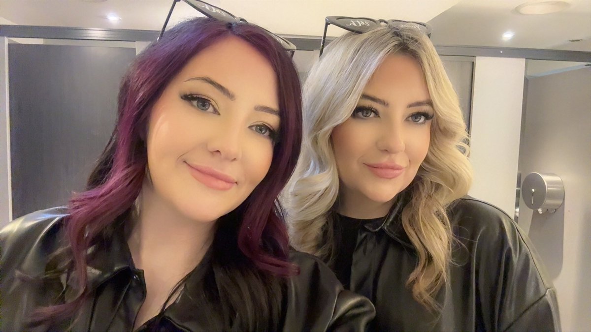 goddess_twins's tweet photo. Sunday is for your last relapse before the work week ahead, and it means we are extra greedy! We want group chat sessions, drains, rt game, wheel spins, debt contracts (never ending and normal), your credit card details 😝 https://t.co/abeGOxFej9