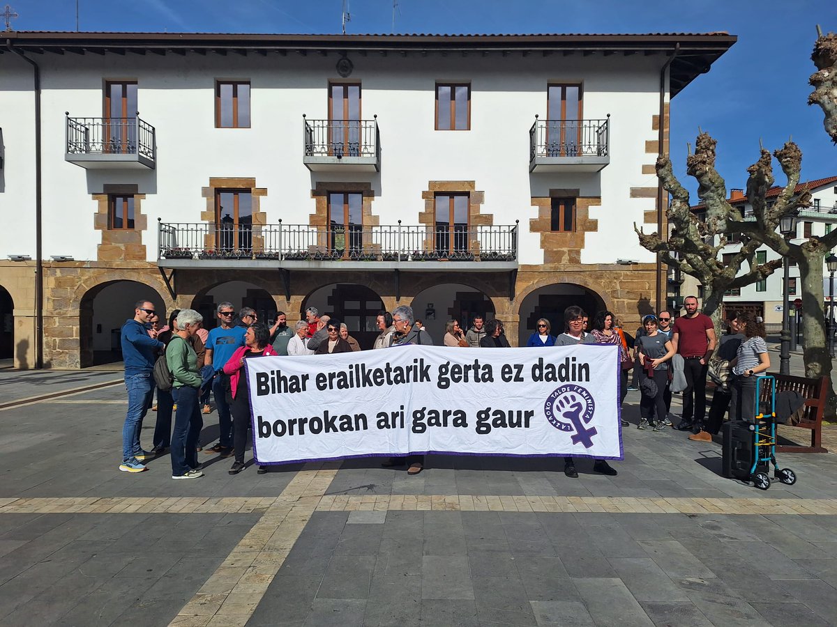 Mila esker gaurkoan ere gerturatu zaretenoi.
Borrokan tinko!
#EMM
#IndarkeriaMatxistarikEz