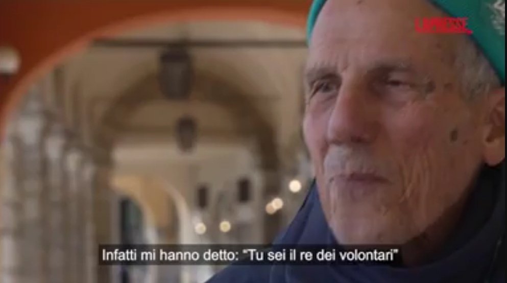 I volontari. Dai 18 agli 80 anni
A loro tutto il mio affetto
E a lui Mario Gargiulo, 88 anni🫶🏻

#cerimoniadichiusura #OlimpiadiInvernali #MilanoCortinaOlympics2026