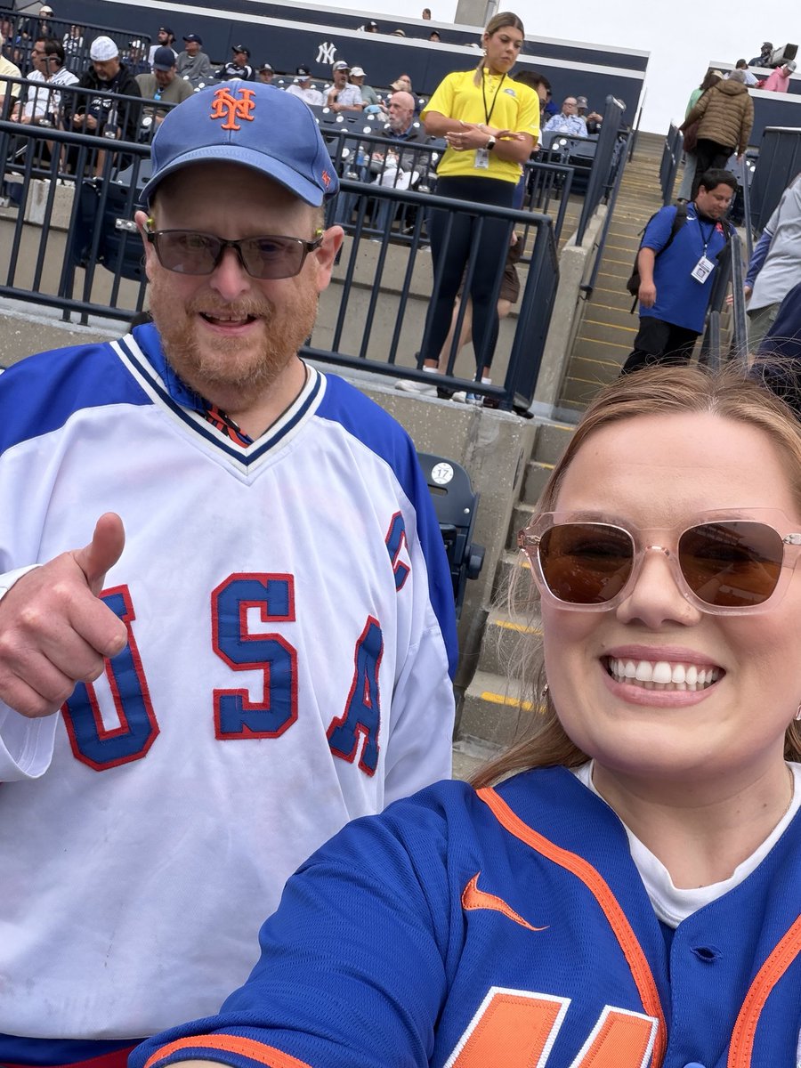 USA beat Canada. Mets beat the Yankees. I got a pic with <a href="/NjTank99/">Frank Fleming</a>. Today was a good day.
