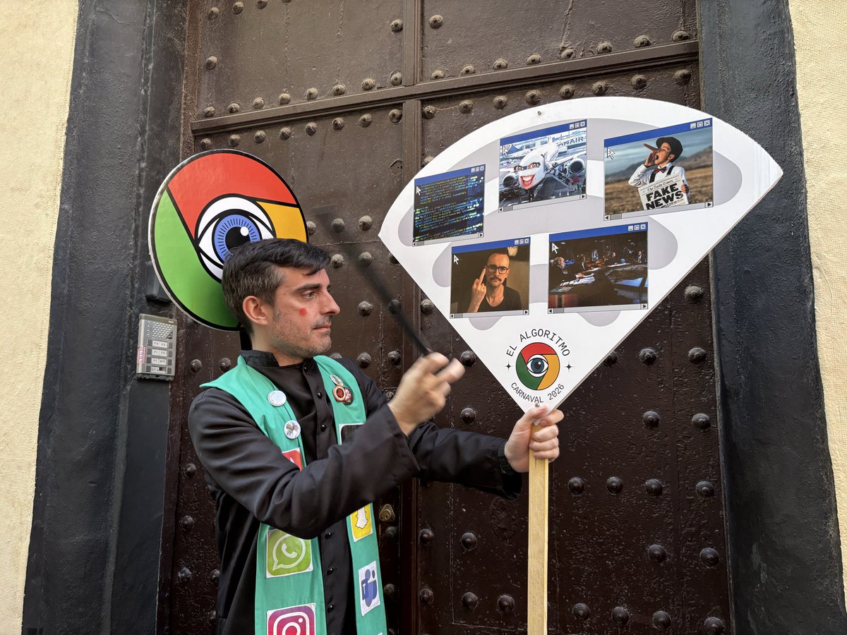 javiqm94's tweet photo. Cada año busco, escucho y disfruto el romancero de Pablo Simón. Genial su romancero “El algoritmo”.

Un ejemplo del carnavalero que viene al Carnaval de Cádiz siendo de fuera con el máximo respeto a la fiesta y la Ciudad.

Por muchos Carnavales más, @kanciller 👏 https://t.co/Ald1233dda