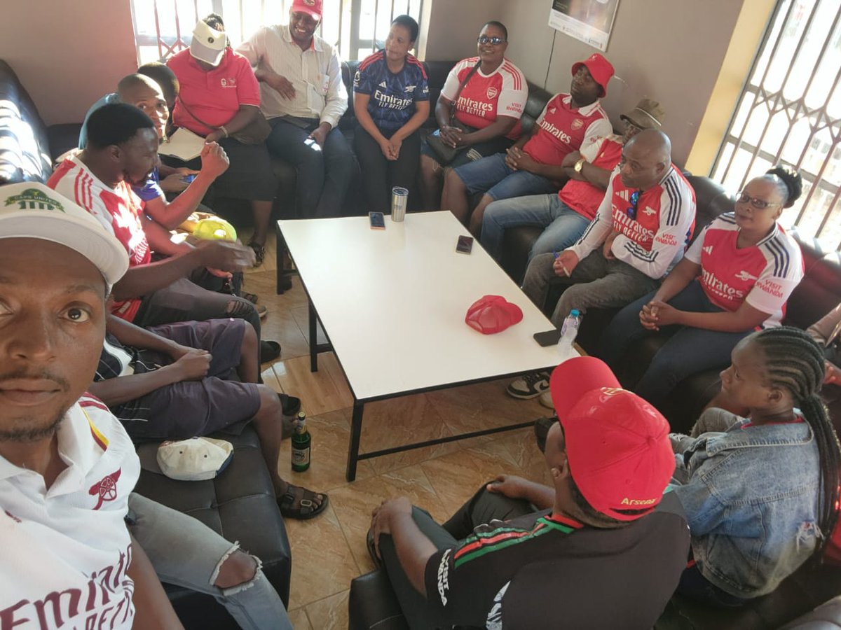 molokele's tweet photo. Zimbabwe 🇿🇼 Supporters Association Chitungwiza Branch Successfully Launched ...

Earlier this evening l officiated at the successful launch of the local Chitungwiza branch for the Arsenal FC Zimbabwe 🇿🇼 supporters association in my official capacity as the national Chairperson

This is the 14th town or city based supporters branch to be launched in Zimbabwe 🇿🇼 since February 2025.

The target is to launch at 30 different town or city based local branches by the end of 2026

For more information, please kindly contact the following members of the Chitungwiza Supporters branch interim Committee:

Alfred Maliana (Chairperson) on 077 454 3784

Angela Matanda (Secretary) on 077 494 4748

Thank you 

Come on you Gunners 

#COYG 

@zimgooners
@Arsenal