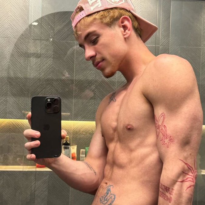 poponze's tweet image. EITA!🥵 Marina Sena disse que podia ter visita íntima no #BBB26:

“Acho que tinha que ter alguma coisa, uma visita ínt*ma. Tô em abstinência, sem meu macho. O que eu faço?”