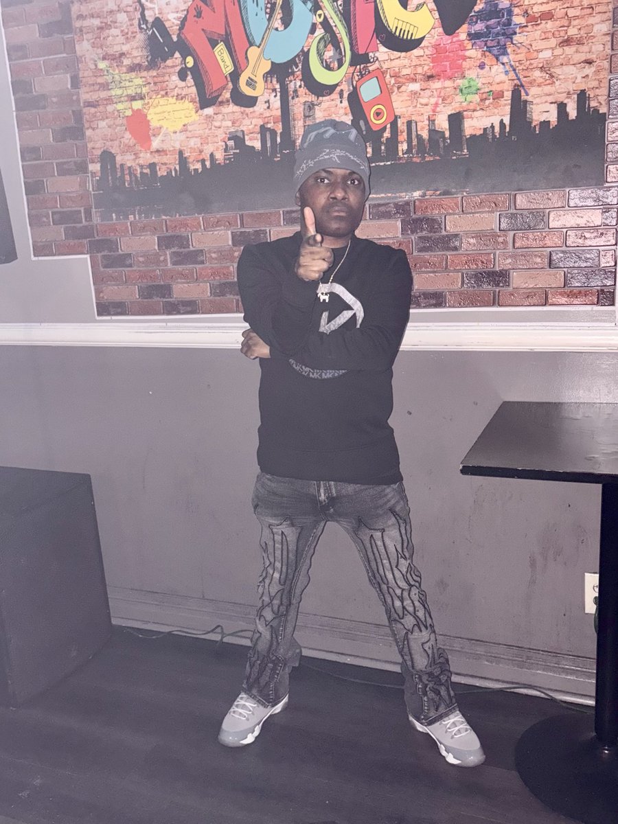 TarzeeMusic's tweet photo. I’m Back Everybody and Make Sure y’all check out my latest single “TRENDSETTA” Out Now on All The Digital Platforms. #WYFLRiddim I’m Dropping my new second dancehall song called “Rich LYFESTYLE” on March 6th which is 11 Days left, So Look Out Fi Dat! Yuh See It!🎵🎶🎼🇯🇲🌴‼️❕ https://t.co/PDtoggcyiY
