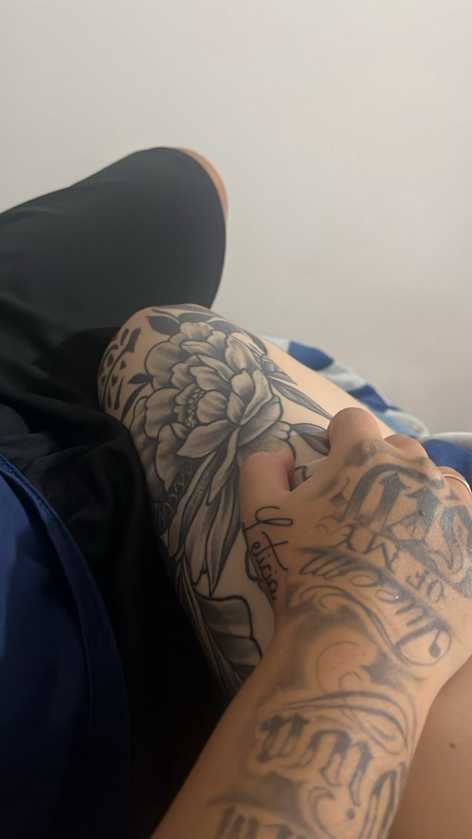 Eu te amo meu amor, isso não é nem metade de tudo que você merece, de namoradas pra noivas 💙