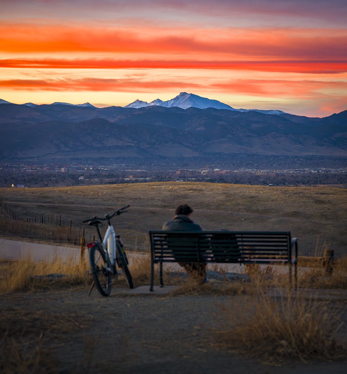 gisselman's tweet photo. Last light #bouldercolorado #colorado #sunset https://t.co/apTEjVhMw4