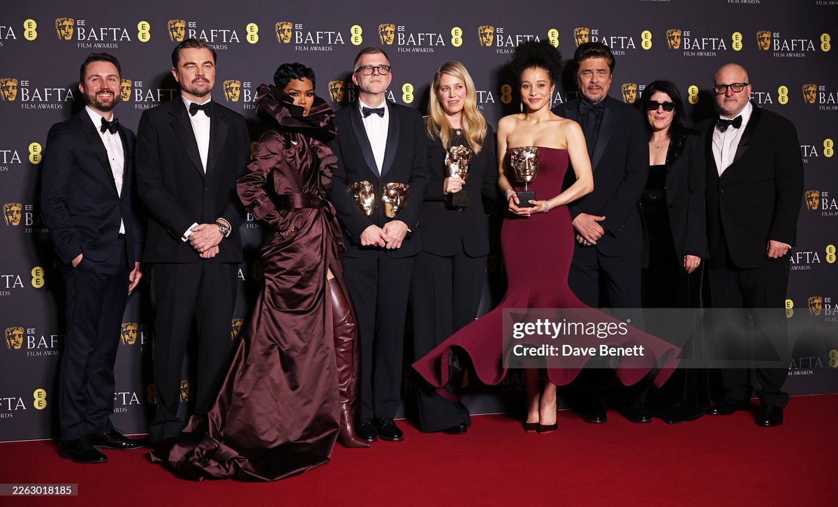 skywalkerlikeme's tweet image. obaa cast and crew group photo 🌟