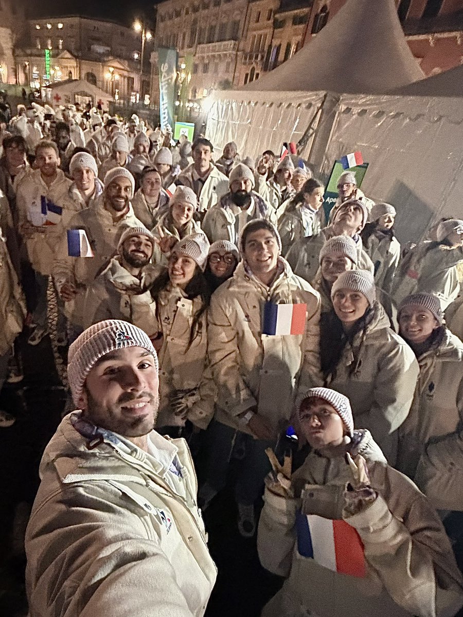 Emmanuel Macron tweet media