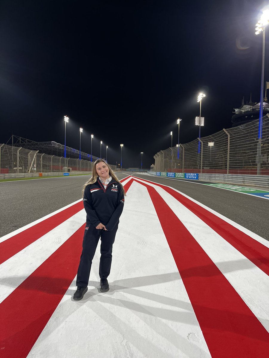 Helèna Hicks tweet media