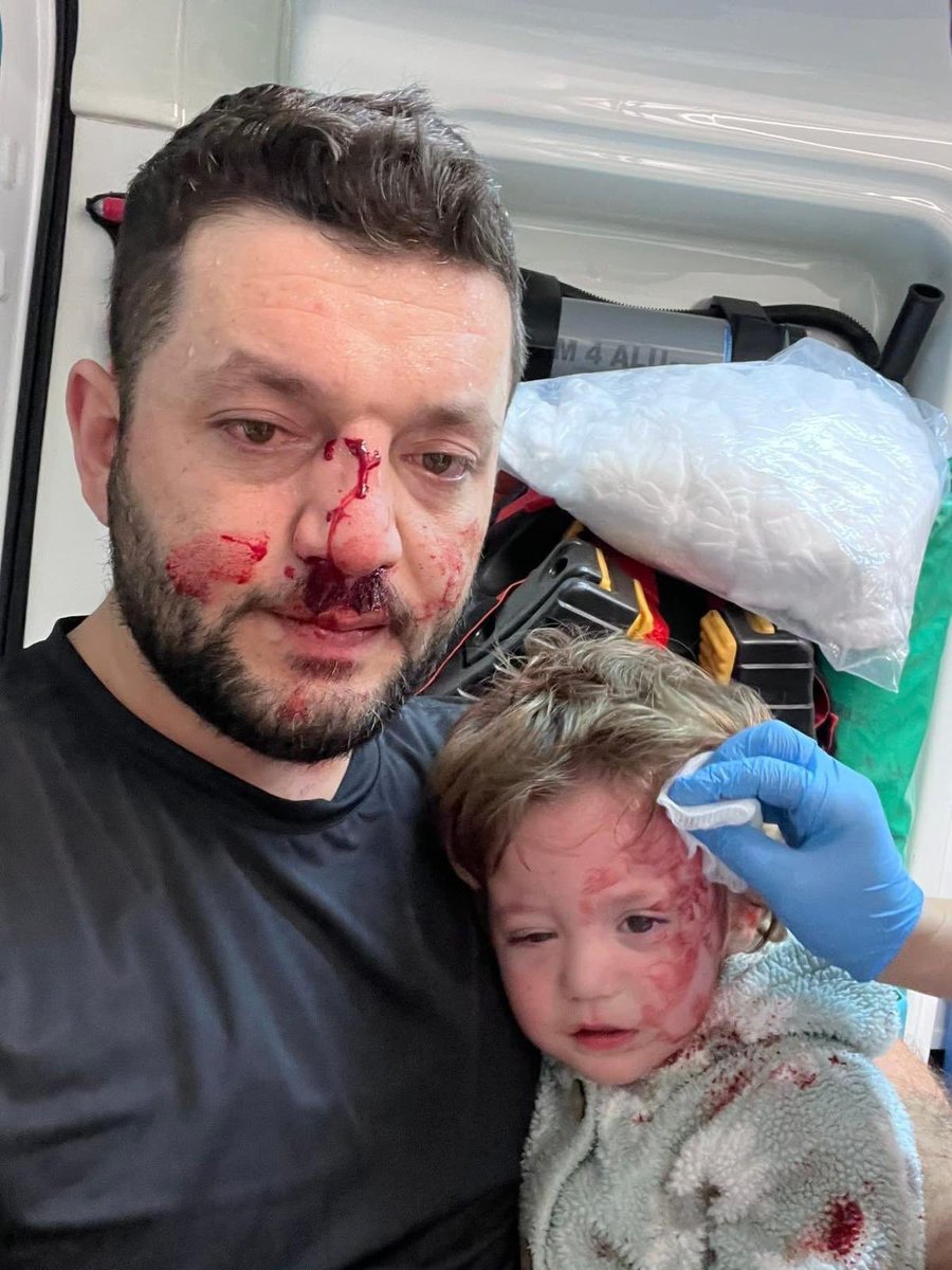 pekermedya's tweet photo. Korkmayın! 
Kimseniz yoksa,
Reis Sedat Peker Abiniz var. https://t.co/ZQlIQDdZnj