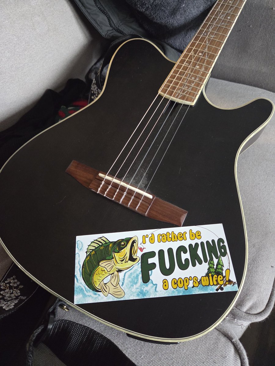 el·lıə tweet media