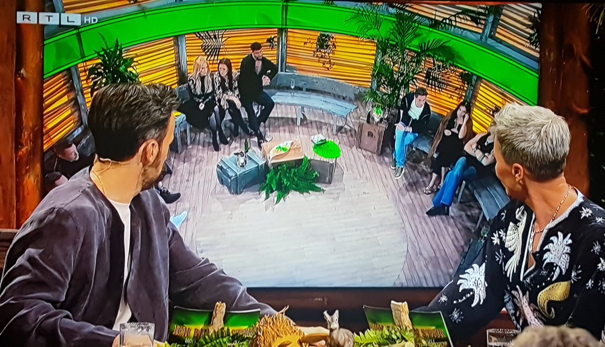 IamIllgner's tweet image. Im Greenroom läuft gerade ein eigenes Nachspiel. #IBES