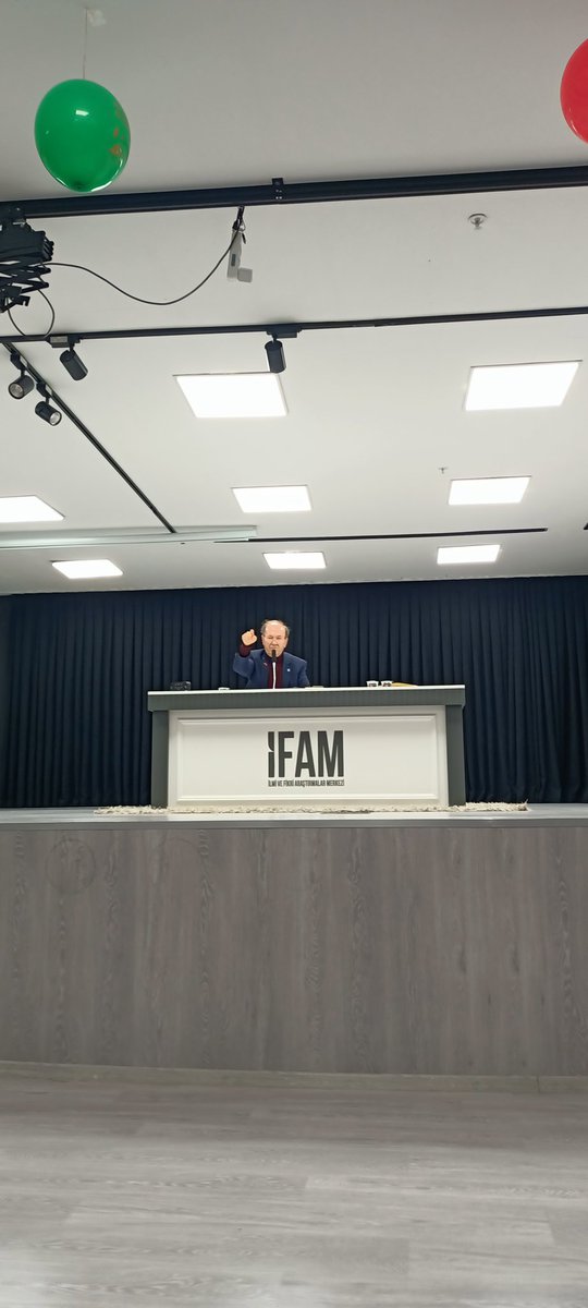 VeyselB91861588's tweet photo. Günü kurtarmak için değil geleceği kurtarmak için yapacaksın.
Yusuf Kaplan
@yenisafakwriter @ihsanhocaresmi
#Samsun #ifam https://t.co/b3FOtpYEWx