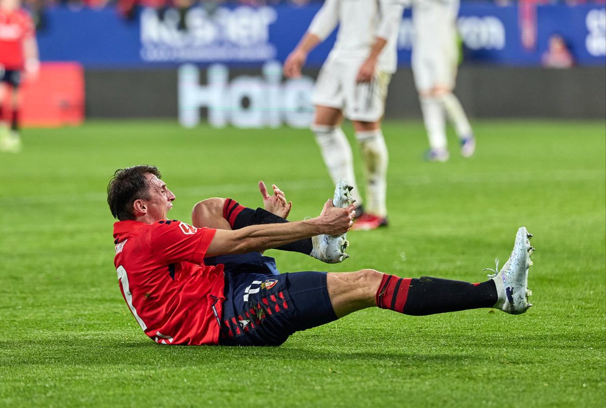 ... es que se queja de la tibia...