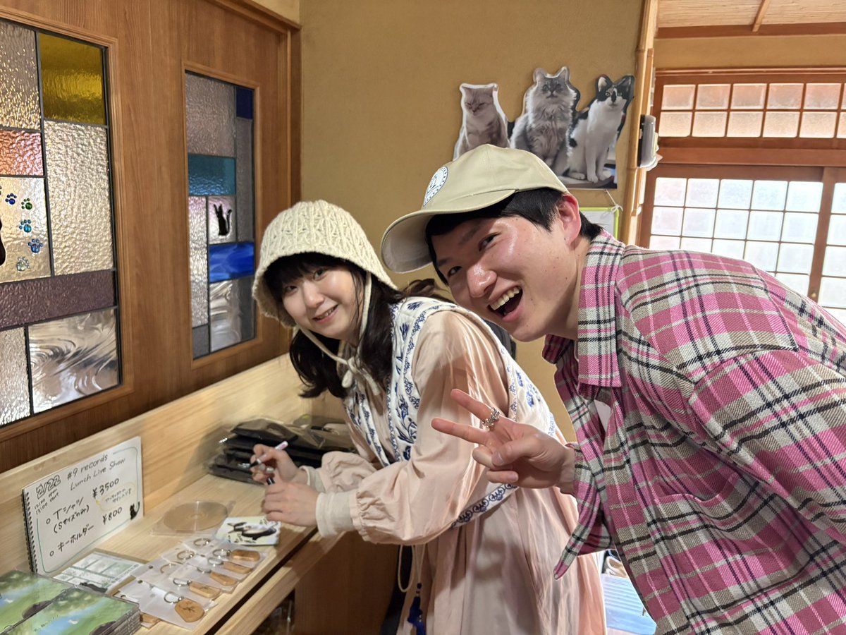 kanon_m2's tweet photo. 昨��はオープン以来、最大のご来場者数💦

お越し頂いたのに
ご案内できなかったお客様😿

申し訳ありませんでした

保護猫の為のCD発売

保護動物と人の幸せを願い
様々な形で繋がる輪
ひとつひとつを大切に

#龍汰 
＃朝野ことり 
#9レコード 

皆様ありがとうございました
#保護猫カフェ花音 https://t.co/7G8fwICywS