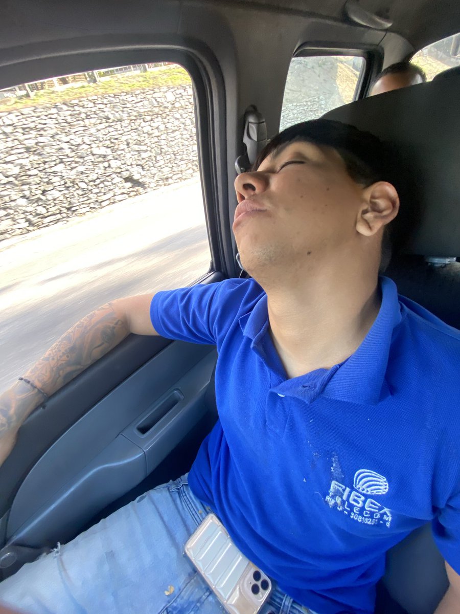 JevnPorro's tweet photo. Puro blu lol https://t.co/HUhqewIYtv