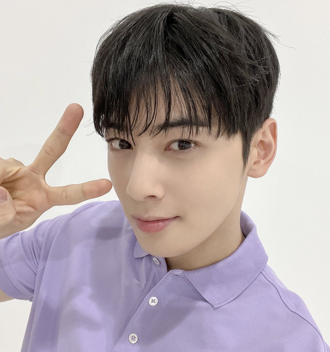eunwoo gallery tweet media
