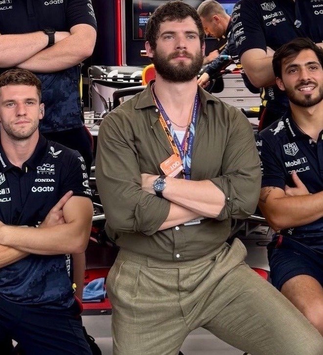 qancey's tweet photo. a reminder that David supports Red Bull and Nick supports Ferrari 💙❤️ https://t.co/MjhO1cGDxo