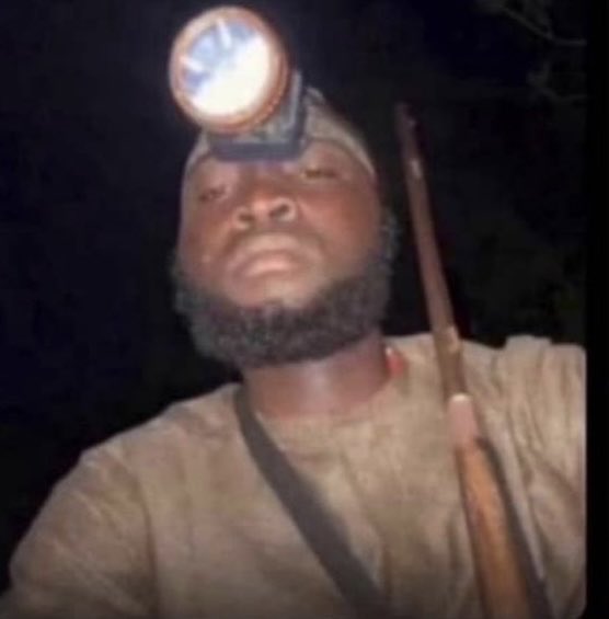 I dey hunt for mutuals 

Late night gains 

Let's connect and mutualize