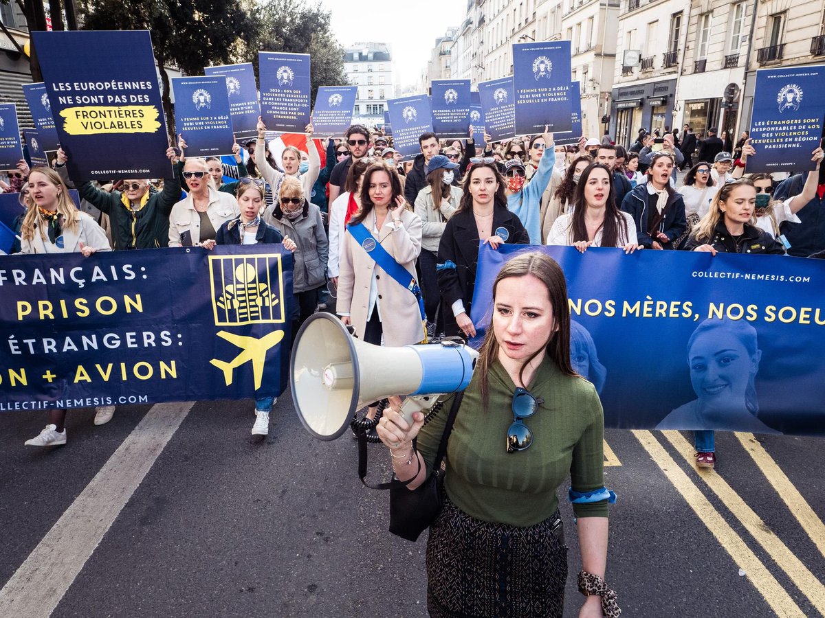 🇫🇷 FLASH INFO - «  On peut être deux, trois filles à tracter là où vous voulez les choper, un peu pour faire l’appât »

À Lyon, des échanges internes révélés par L’Humanité montrent que des fémonationalistes et d’autres groupuscules d’extrême droite PLANIFIAIENT,  l’automne