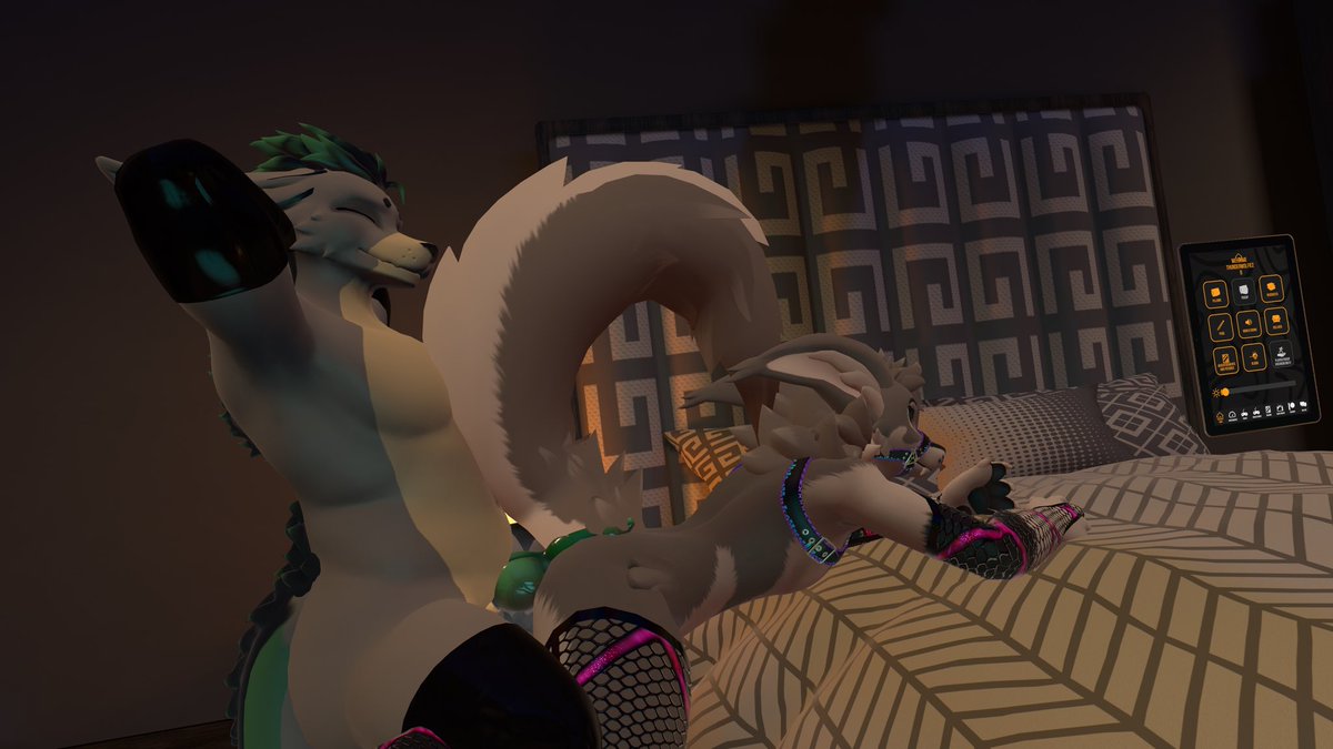 This good puppy needed a good breeding last night. Their noises are amazing I got chills all over. Love you baby <a href="/FuskyBarks/">❄️Makuyi❄️</a>