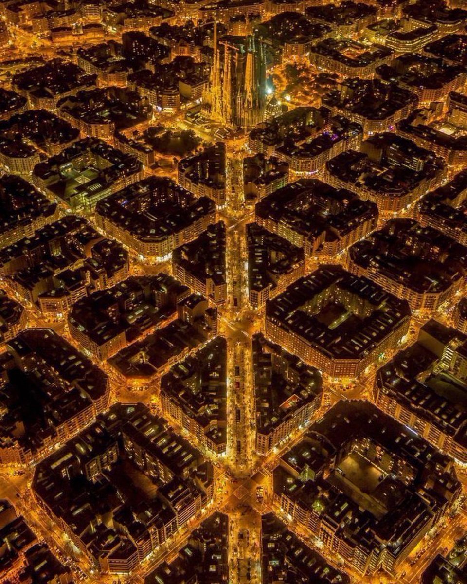 Barcelona,  city design by night, Spain 🇪🇸