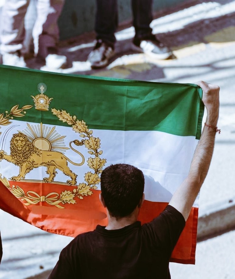 𝒑𝒂𝒓𝒊𝒔𝒂𝒏⁷⊙⊖⊜🇮🇷 tweet media