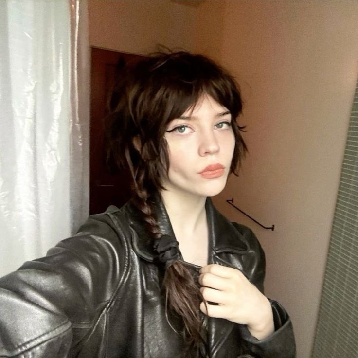 sophie thatcher files tweet media