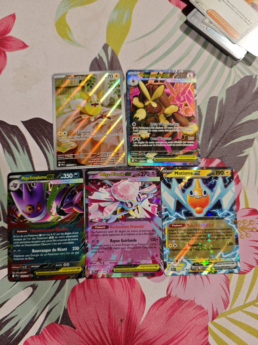 charmi ❀ tweet media