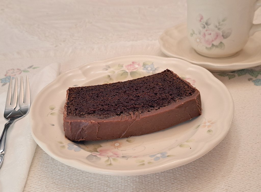 AnneSchlegel1's tweet image. Chocolate loaf cake to wish everyone a great new week!  #delicious #homemade #Food #baking