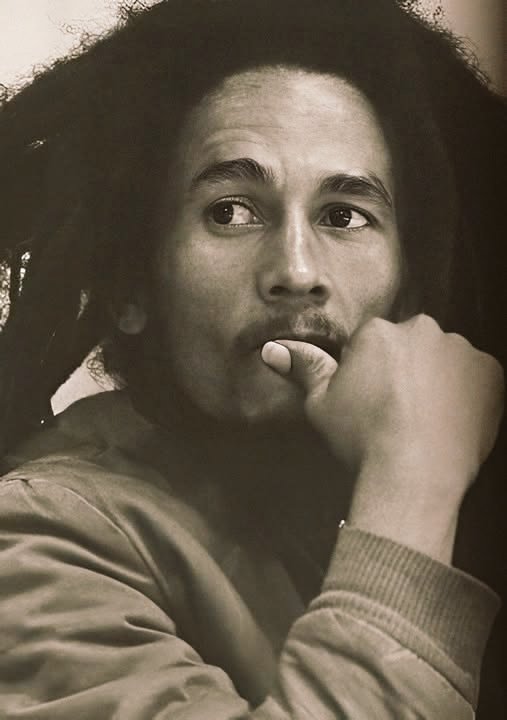 "Every man has a right to decide his own destiny."
➡️ Bob Marley ✨