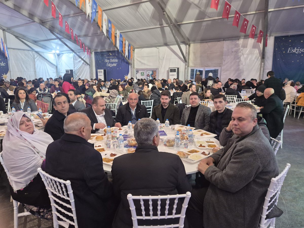 Rahmet ve bereket ayı Ramazan’ın manevi ikliminde, Dede Korkut Parkı’ndaki iftar soframızda bir araya geldik.

AK Parti Genel Başkanvekili ve Bursa Milletvekili Sayın Efkan Ala’nın teşrifleriyle Ramazan’ın heyecanını hep birlikte yaşadık. 🌙