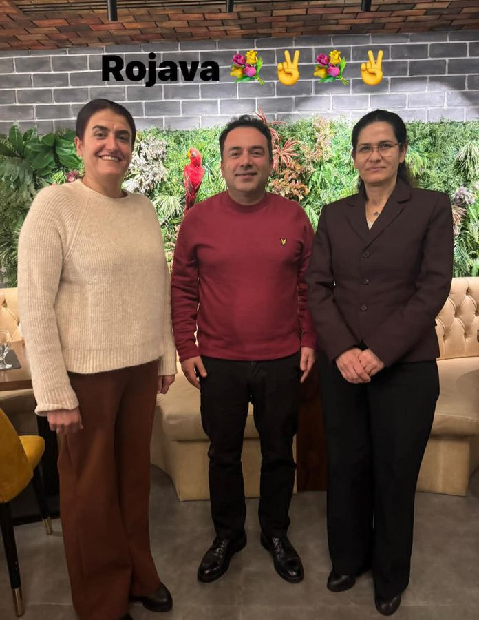 The arrival of Mrs. Elham Ahmad and the leader Rojhalat Afrin in Hewler.

The picture shows them with the artist Beland Ibrahim.