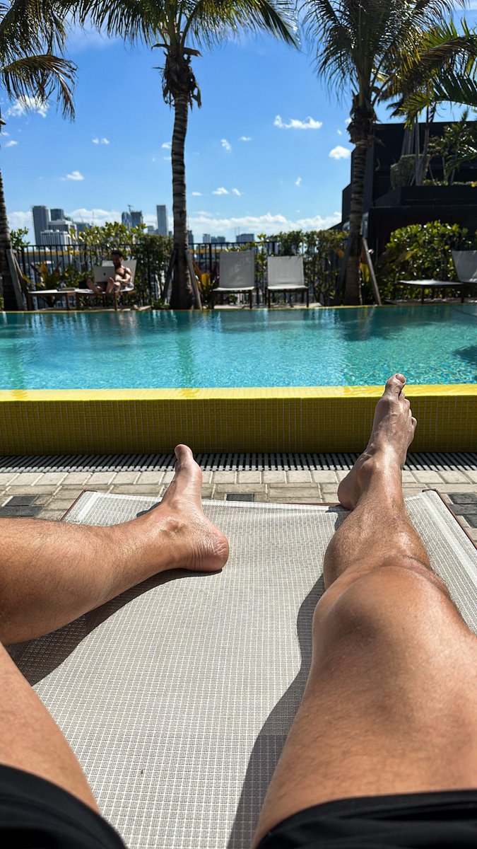 Jesselee tweet media