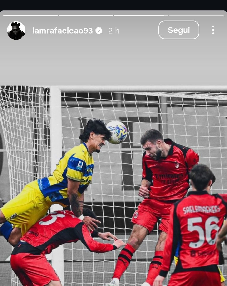 Darmumas's tweet image. Non mi sembra un bel gesto da parte di Leao sottolineare così l'errore di un compagno di squadra