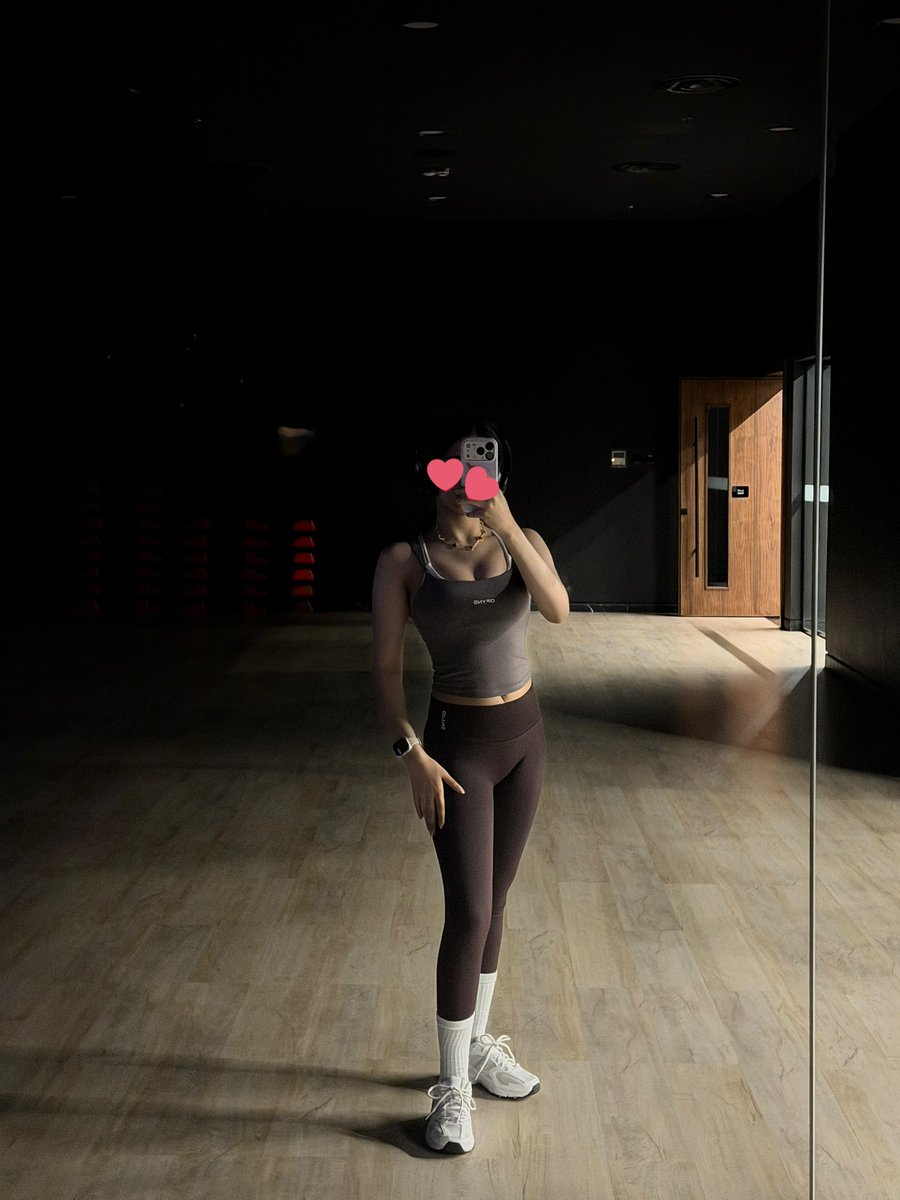 dancing in the air tweet media