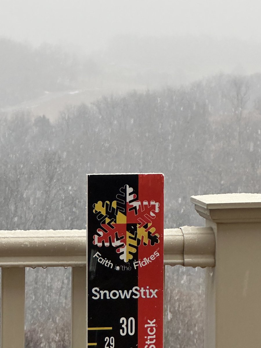 JustinWeather's tweet photo. Thank you for trusting me and trusting the physics of the atmosphere.
๐ Storm cranking
โ๏ธ Changing to snow quickly.
๐ All is right with the world again.
#FITF https://t.co/r6OXRpuejR