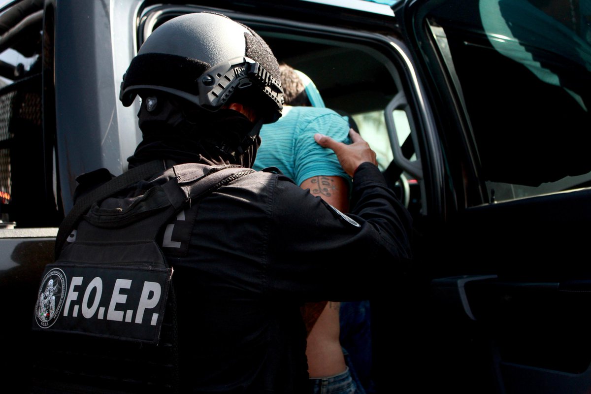 Dispositivo de la Policía Estatal  <a href="/SSeguridadJal/">Secretaría de Seguridad Jalisco</a>  en varios punto del AMG, donde detuvieron a dos presuntos causantes de los bloqueos; además de un abatido y una arma asegurada.