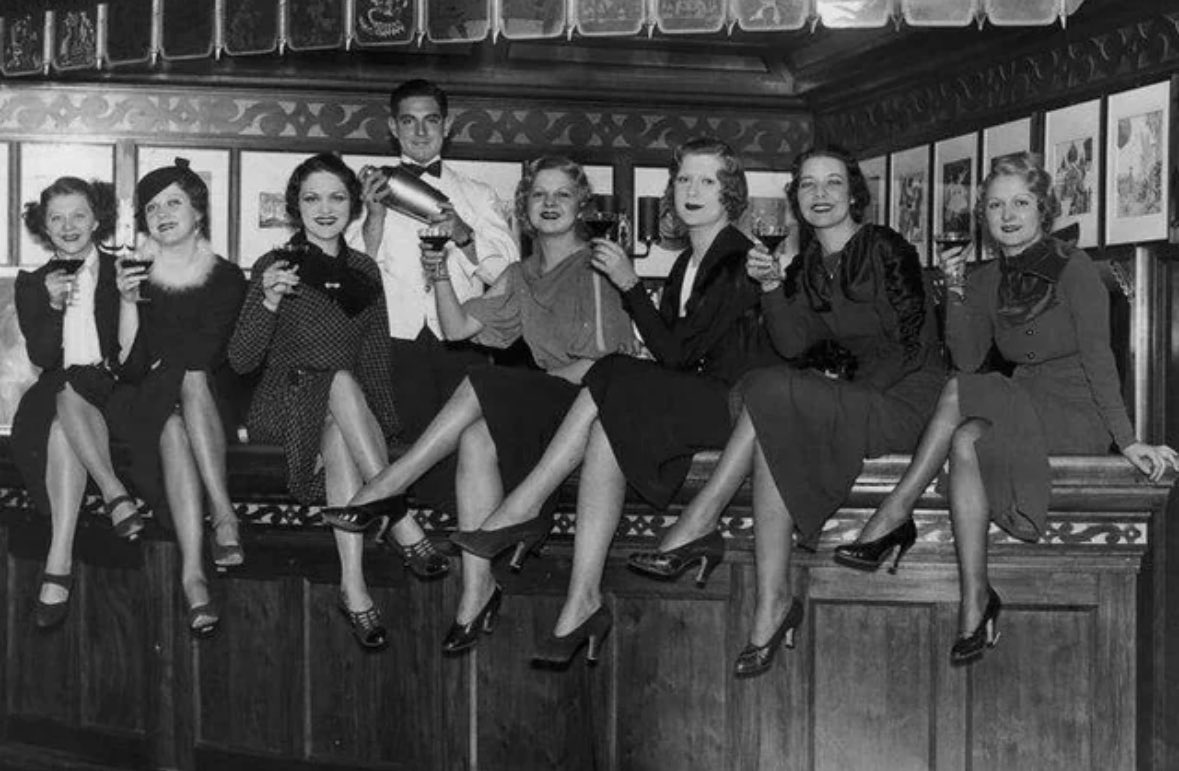 Looking Back In Time tweet media