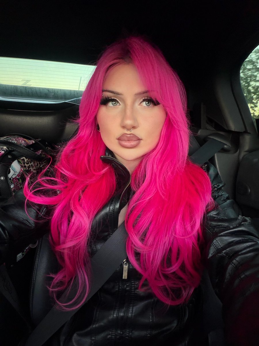 Elizabeth Rose ☆ tweet media