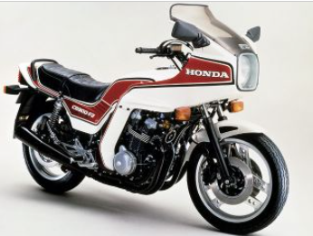 このバイクの名前わかるひといる～⁉