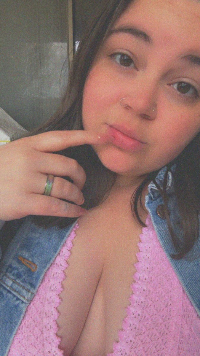 ascribetomyvibe's tweet photo. ✨you look like you love me✨ https://t.co/3bb6fKkBF3